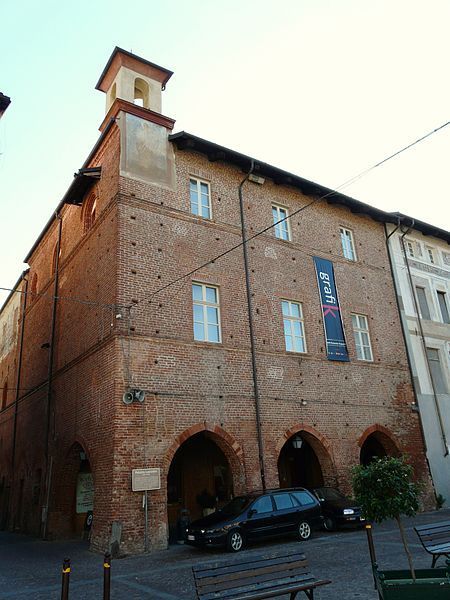 PALAZZO LOMELLINI CARMAGNOLA