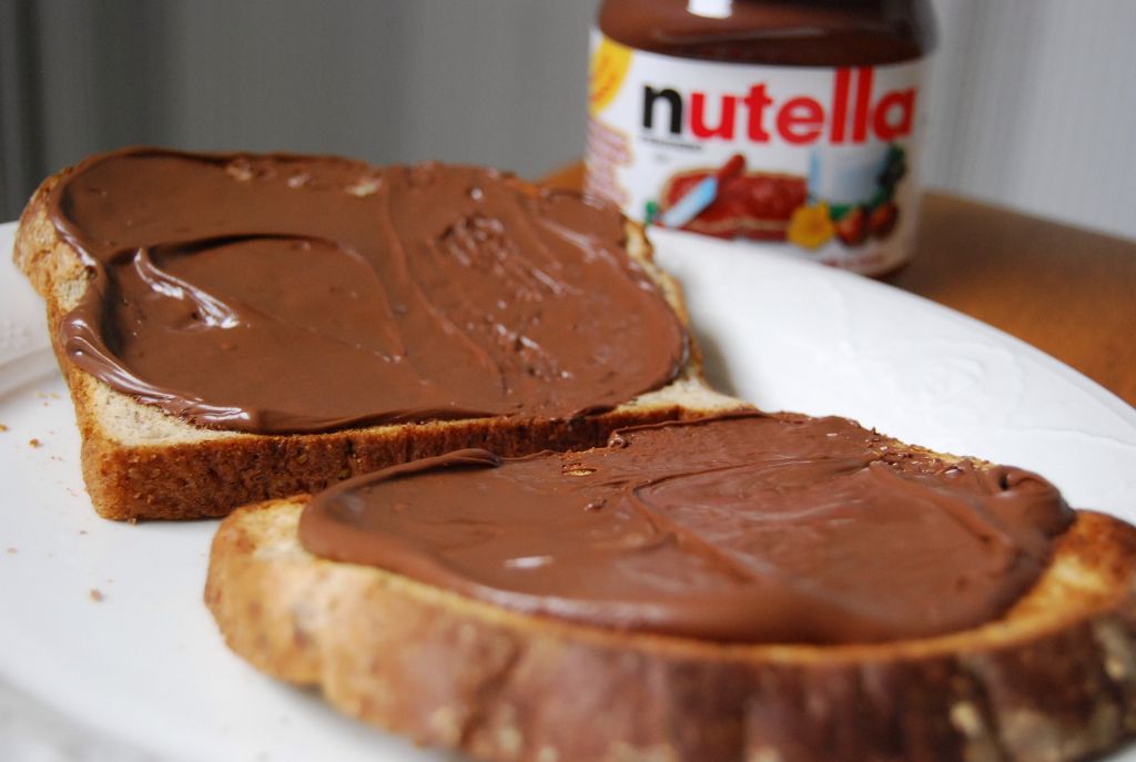 Fette di pane e Nutella . Fonte Flickr, utente geishabot.