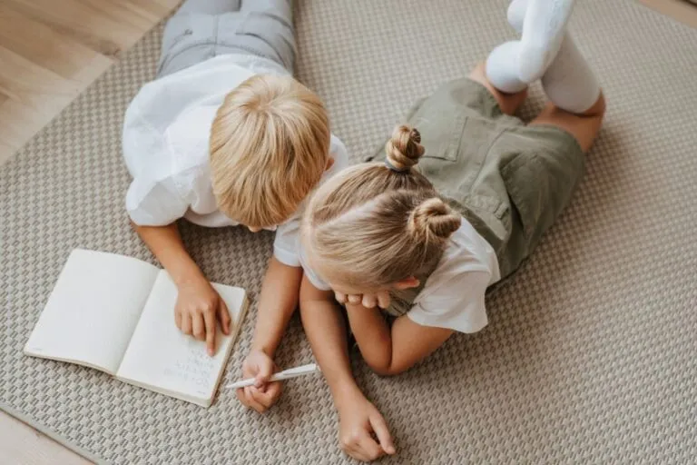 Il mantenimento dei figli fino alla maggiore età costa caro, ed è sempre più in aumento