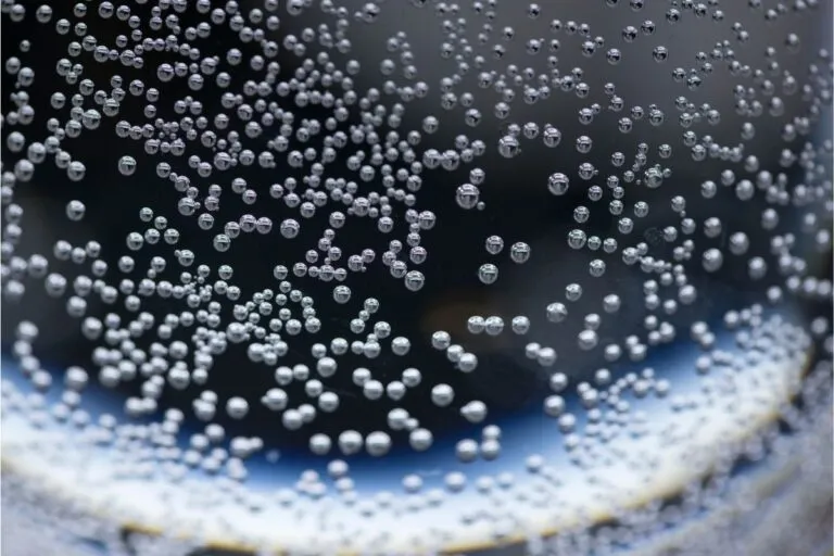 L’acqua frizzante sospende la produzione e Torino è la città più “gasata” d’Italia