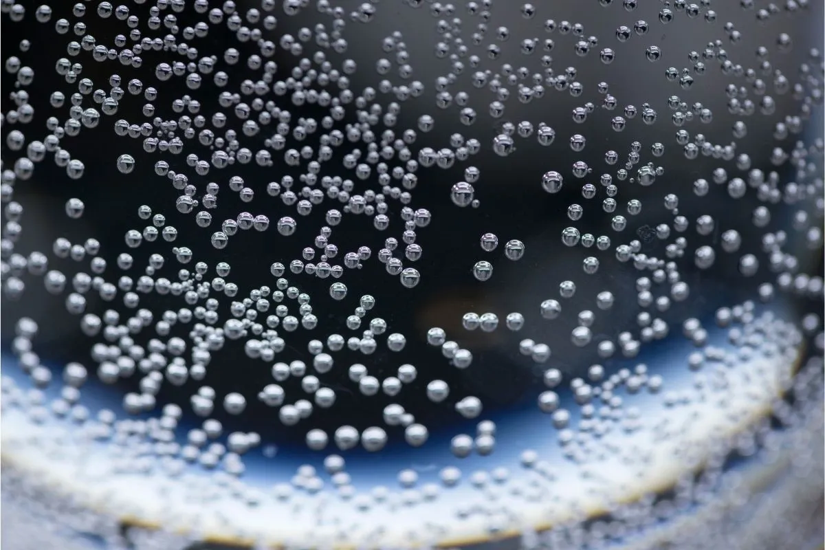 L’acqua frizzante sospende la produzione e Torino è la città più “gasata” d’Italia
