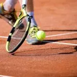 ATP Finals: Djokovic batte Medvedev 2-1 ed è in semifinale