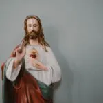 Lacrime della statua di Gesù: è tutto fake? Scatta l’indagine della Curia
