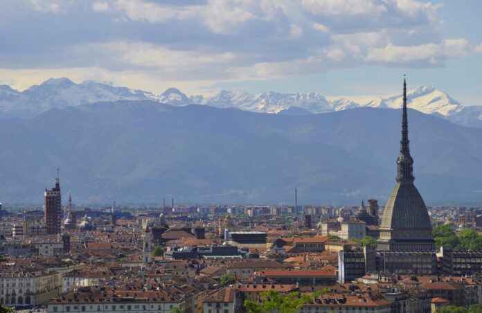 Non si può far tappa a Torino senza assaggiare il tradizionale e delizioso Bicerin piemontese: ecco dove gustare i migliori Bicerin della città.