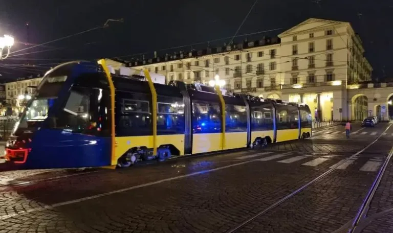 Cambia la linea 13 del tram a Torino: i lavori e le modifiche alla viabilità