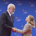 Vertice CPE a Tirana. L’Albania accoglie i leader europei tra diplomazia e saluti “virtuali”.