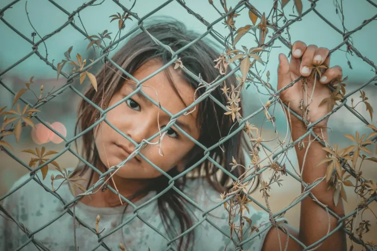 Un bambino su cinque in Piemonte vive in povertà: l’allarme delle associazioni per l’infanzia