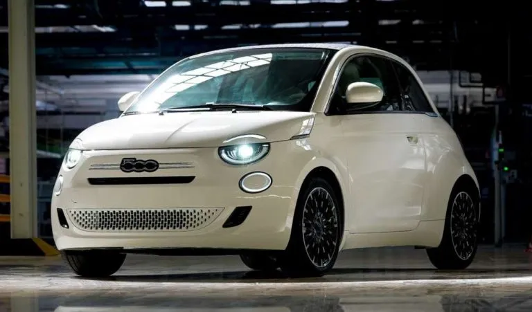 Presentata la nuova Fiat 500 ibrida: sarà prodotta a Mirafiori