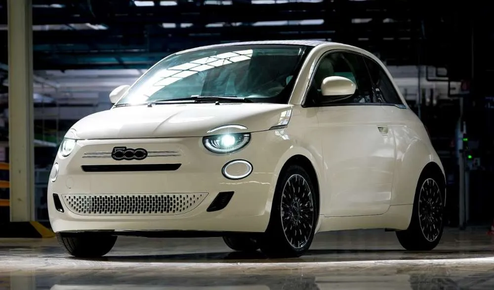 Presentata la nuova Fiat 500 ibrida: sarà prodotta a Mirafiori