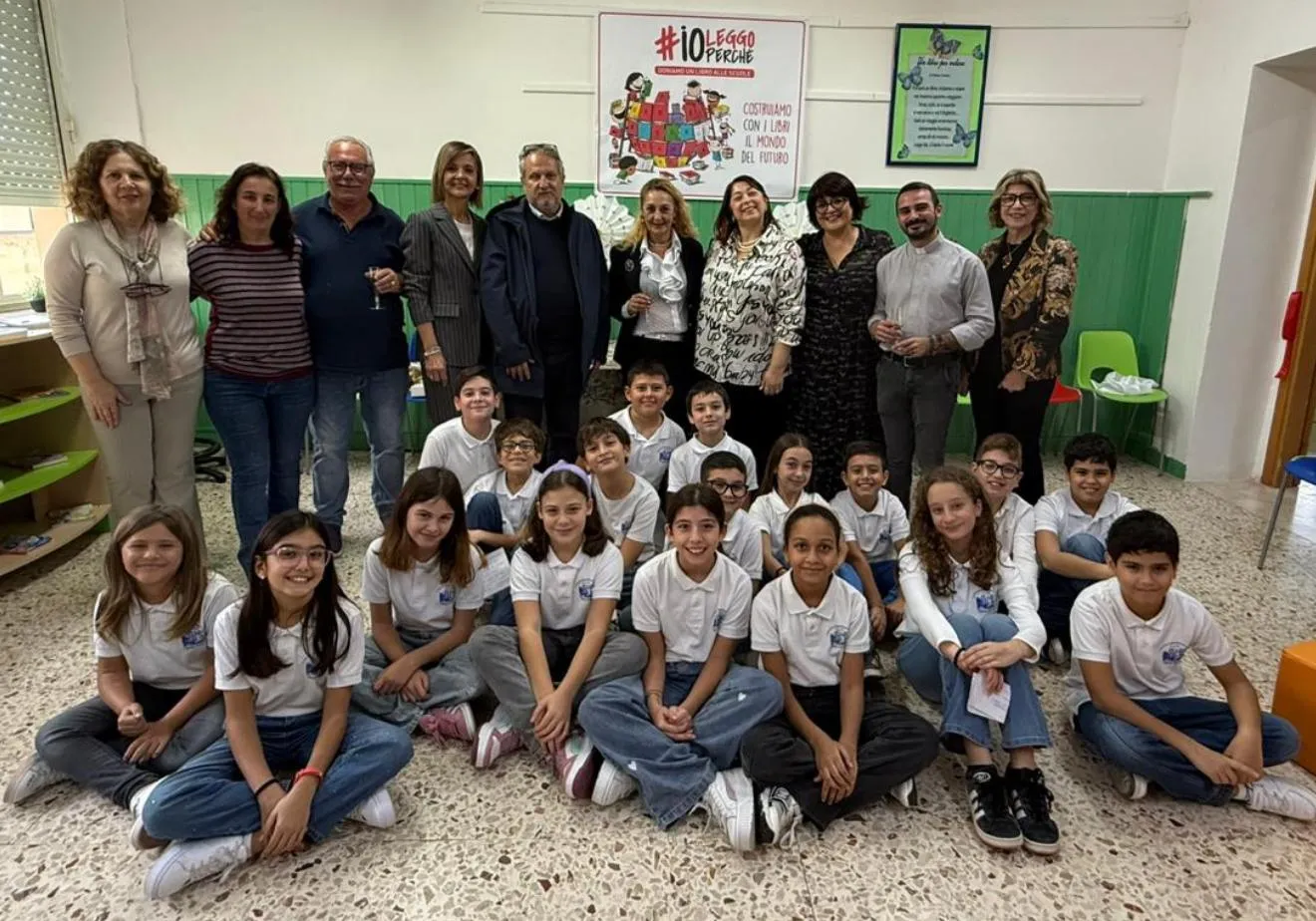 Inaugurata la biblioteca scolastica “Vitaliano Brancati” all’Istituto Silvio Pellico di Pachino: un tributo alla memoria, alla cultura e all’identità cittadina