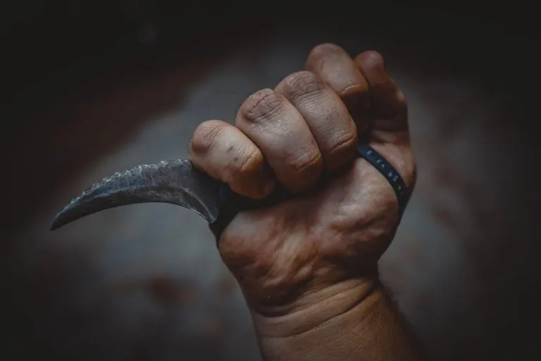 Torino, rapina con accoltellamento a Barriera Milano: arrestato un 24enne