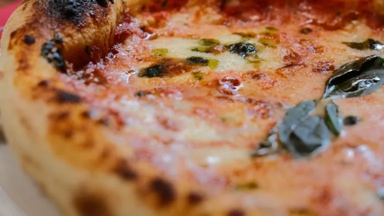Migliori pizzerie d’Italia 2026: Torino conquista tre posti nella Top 100